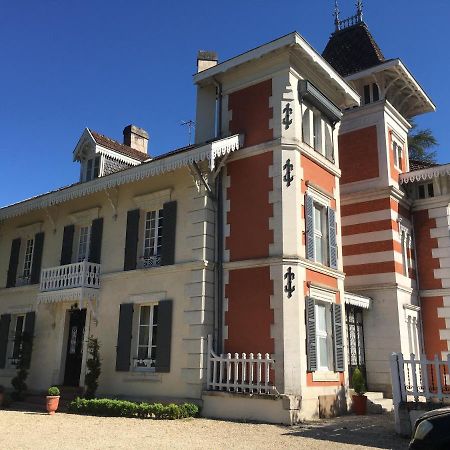 Manoir De L'Epine Bed & Breakfast Saint-Severin Bagian luar foto