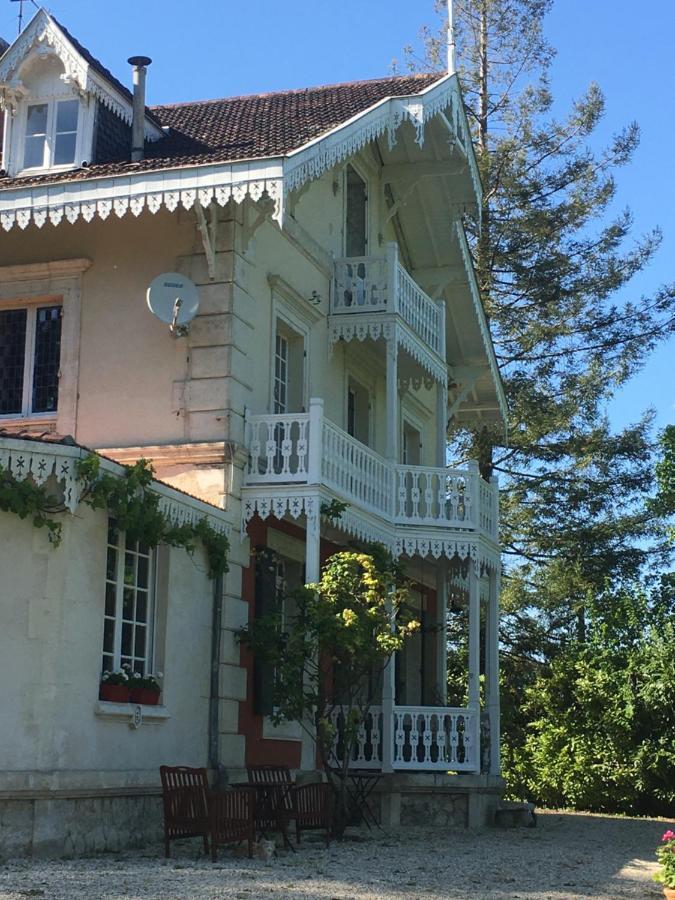 Manoir De L'Epine Bed & Breakfast Saint-Severin Bagian luar foto