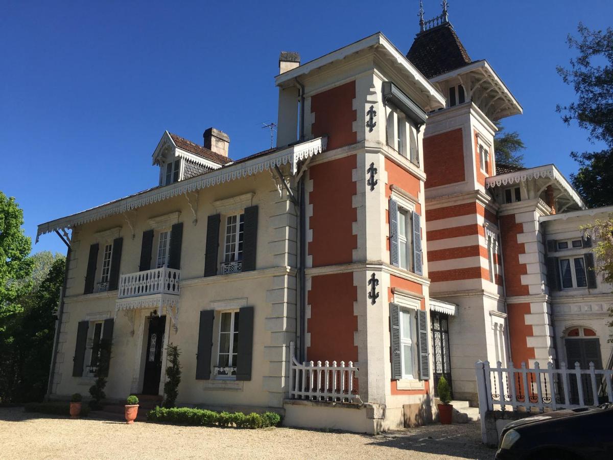 Manoir De L'Epine Bed & Breakfast Saint-Severin Bagian luar foto