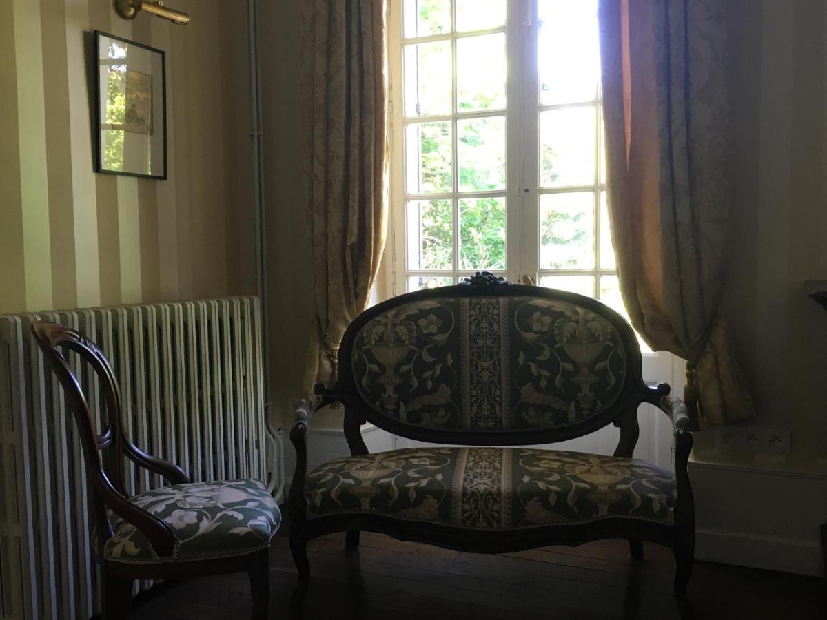 Manoir De L'Epine Bed & Breakfast Saint-Severin Bagian luar foto