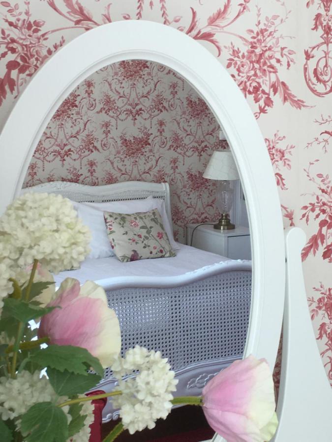 Manoir De L'Epine Bed & Breakfast Saint-Severin Bagian luar foto