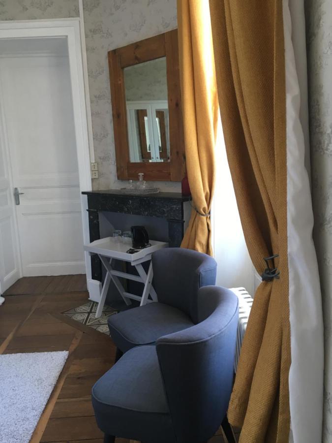 Manoir De L'Epine Bed & Breakfast Saint-Severin Bagian luar foto