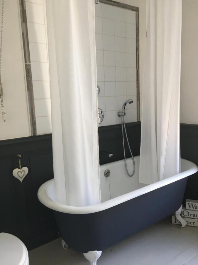 Manoir De L'Epine Bed & Breakfast Saint-Severin Bagian luar foto